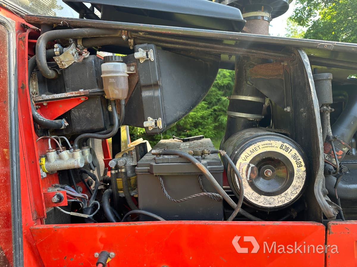 Traktor, Rückewagen Traktor Volvo BM 805-4 med skogsvagn och kran: das Bild 41