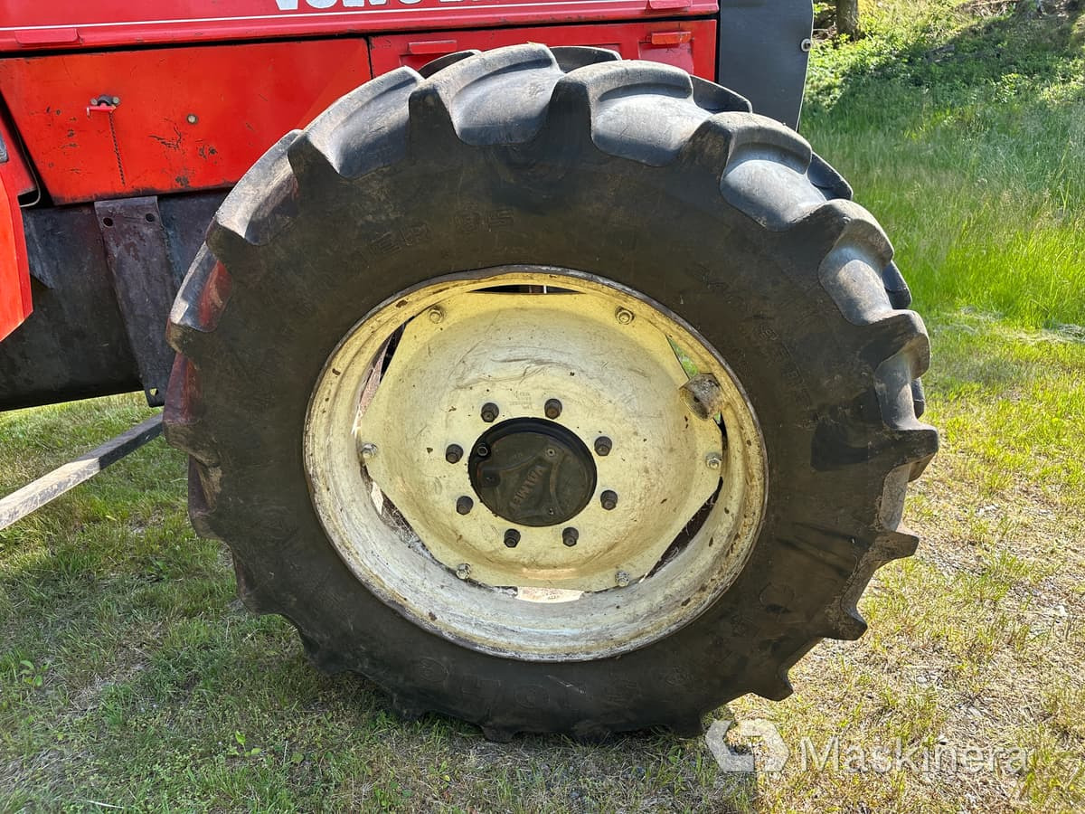 Traktor, Rückewagen Traktor Volvo BM 805-4 med skogsvagn och kran: das Bild 16