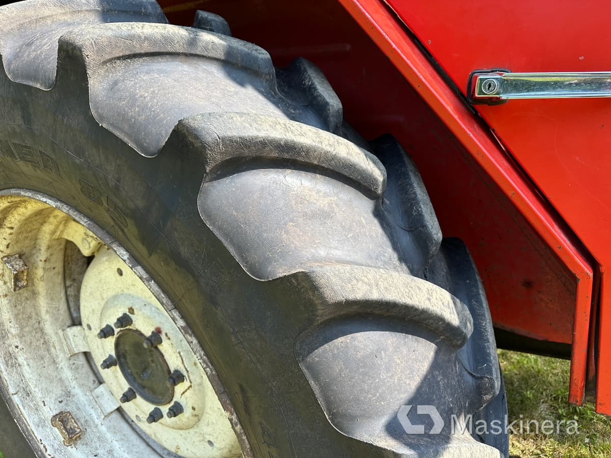 Traktor, Rückewagen Traktor Volvo BM 805-4 med skogsvagn och kran: das Bild 31