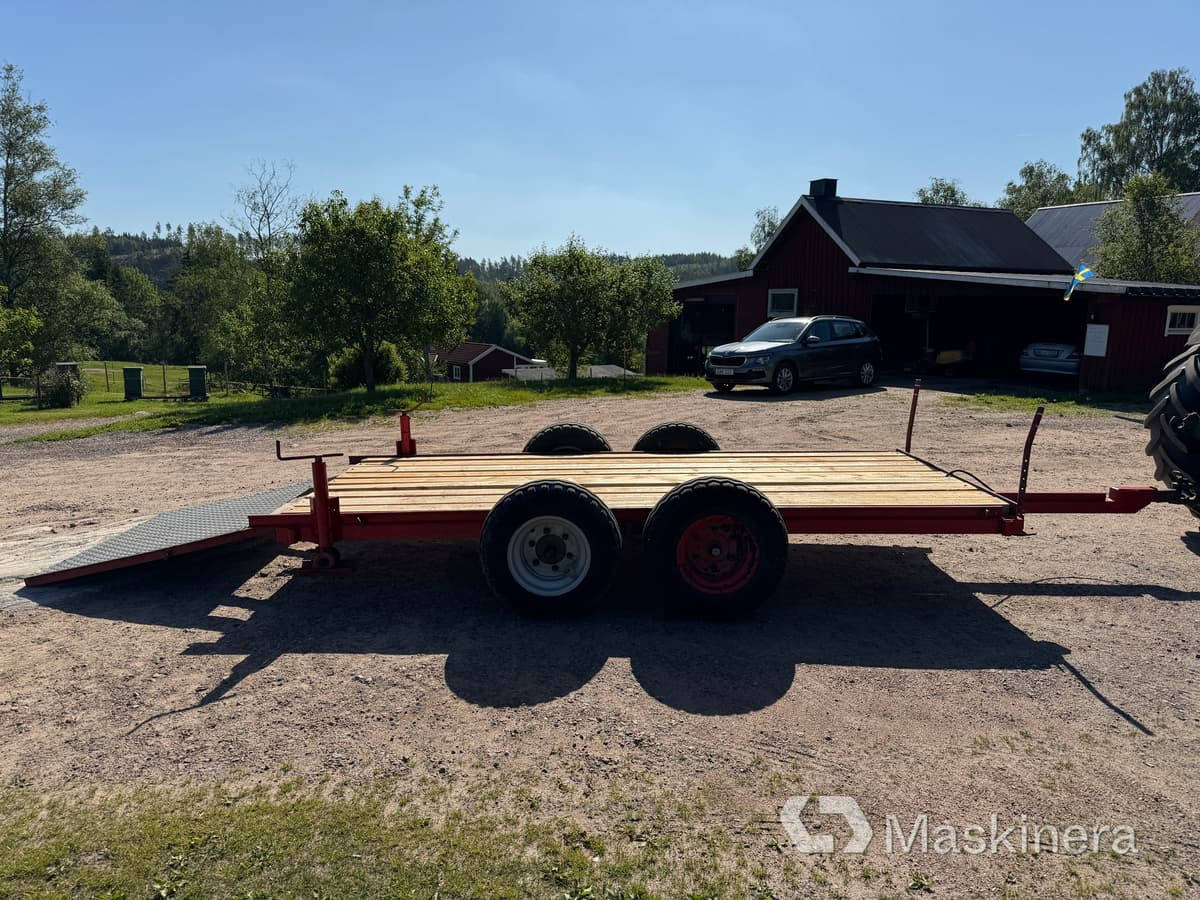 Traktordragen Maskintrailer 2-axlad - Baumaschinenanhänger: das Bild 4 Traktordragen Maskintrailer 2-axlad - Baumaschinenanhänger: das Bild 4
