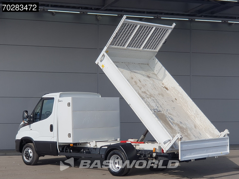 Iveco Daily 35C16 3.0L Kipper met Kist Dubbellucht 3,5t Trekhaak Airco Cruise Euro6 Tipper Benne Kieper 2m3 Airco Trekhaak Cruise control - Kipper Transporter: das Bild 2 Iveco Daily 35C16 3.0L Kipper met Kist Dubbellucht 3,5t Trekhaak Airco Cruise Euro6 Tipper Benne Kieper 2m3 Airco Trekhaak Cruise control - Kipper Transporter: das Bild 2