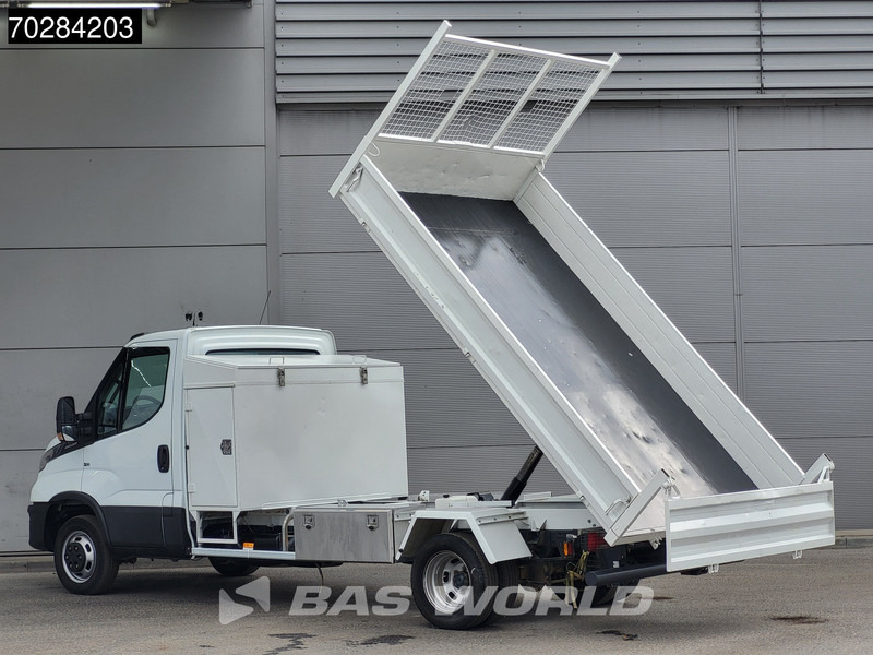 Iveco Daily 35C18 3.0L Automaat Kipper met Kist Dubbellucht 3,5t Trekhaak Cruise Euro6 Tipper Benne Kieper 2m3 Trekhaak Cruise control - Kipper Transporter: das Bild 3 Iveco Daily 35C18 3.0L Automaat Kipper met Kist Dubbellucht 3,5t Trekhaak Cruise Euro6 Tipper Benne Kieper 2m3 Trekhaak Cruise control - Kipper Transporter: das Bild 3