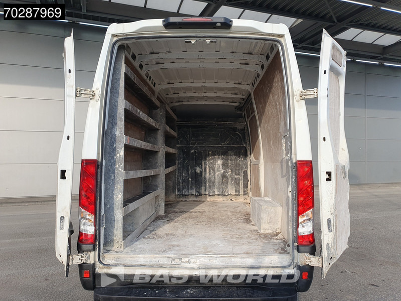 Iveco Daily 35S18 3.0L Automaat L2H2 3,5t Trekhaak 180PK LED Navi Airco Cruise Camera Euro6 L2 12m3 Airco Trekhaak Cruise control - Kastenwagen: das Bild 3 Iveco Daily 35S18 3.0L Automaat L2H2 3,5t Trekhaak 180PK LED Navi Airco Cruise Camera Euro6 L2 12m3 Airco Trekhaak Cruise control - Kastenwagen: das Bild 3