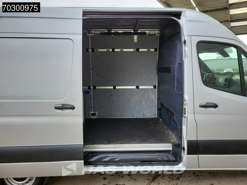 Kleintransporter Mercedes-Benz Sprinter 315 CDI Automaat L2H2 150PK Airco Camera Parkeersensoren MBUX CarPlay Euro6 L2 Airco: das Bild 7 Kleintransporter Mercedes-Benz Sprinter 315 CDI Automaat L2H2 150PK Airco Camera Parkeersensoren MBUX CarPlay Euro6 L2 Airco: das Bild 7