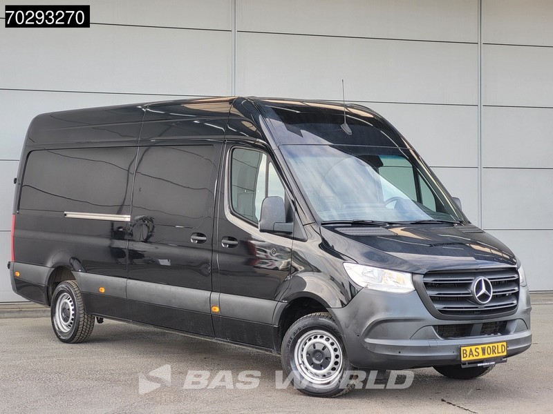 Mercedes-Benz Sprinter 317 CDI Automaat L3H2 3,5t Trekhaak Airco Cruise Camera Parkeersensoren MBUX CarPlay Euro6 L3 15m3 Airco Trekhaak - Kastenwagen: das Bild 3 Mercedes-Benz Sprinter 317 CDI Automaat L3H2 3,5t Trekhaak Airco Cruise Camera Parkeersensoren MBUX CarPlay Euro6 L3 15m3 Airco Trekhaak - Kastenwagen: das Bild 3