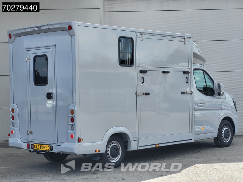 Renault Master 130pk 2025 model Paardenwagen Hengstenuitvoering / Horsetruck / Veewagen 18m3 Airco Cruise control - Transporter: das Bild 3 Renault Master 130pk 2025 model Paardenwagen Hengstenuitvoering / Horsetruck / Veewagen 18m3 Airco Cruise control - Transporter: das Bild 3