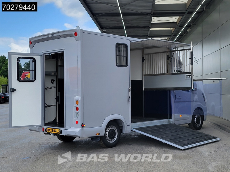 Renault Master 130pk 2025 model Paardenwagen Hengstenuitvoering / Horsetruck / Veewagen 18m3 Airco Cruise control - Transporter: das Bild 2 Renault Master 130pk 2025 model Paardenwagen Hengstenuitvoering / Horsetruck / Veewagen 18m3 Airco Cruise control - Transporter: das Bild 2