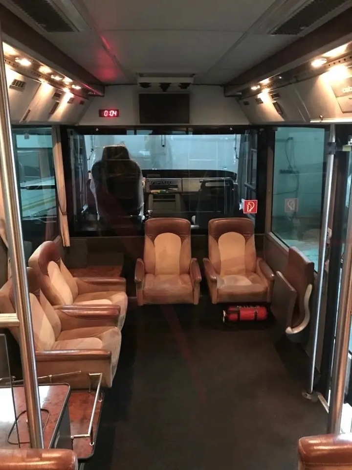 CONTRAC COBUS 2400 - Flughafenbus: das Bild 4 CONTRAC COBUS 2400 - Flughafenbus: das Bild 4