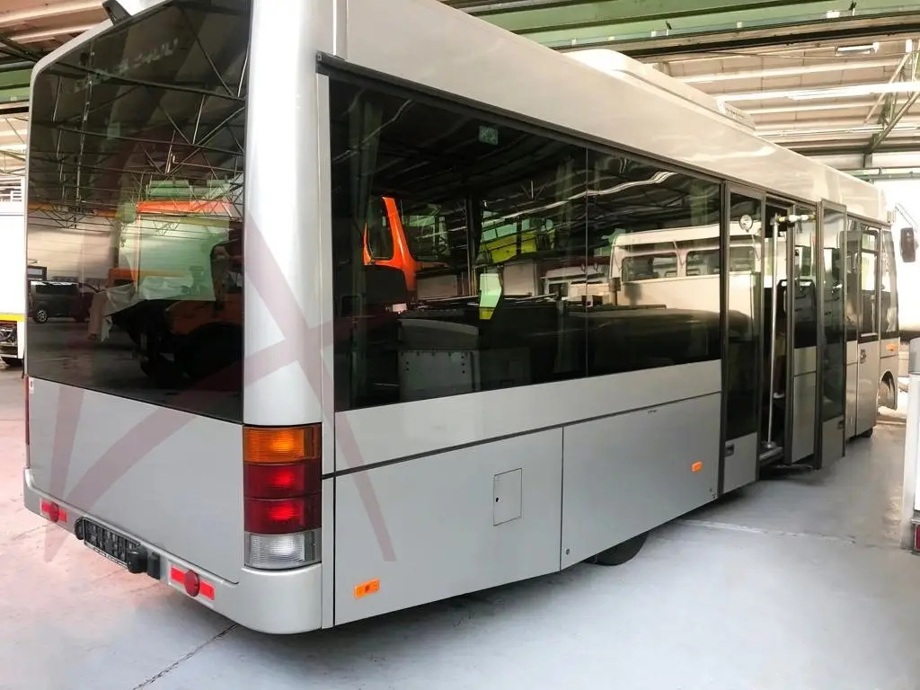 CONTRAC COBUS 2400 - Flughafenbus: das Bild 2 CONTRAC COBUS 2400 - Flughafenbus: das Bild 2