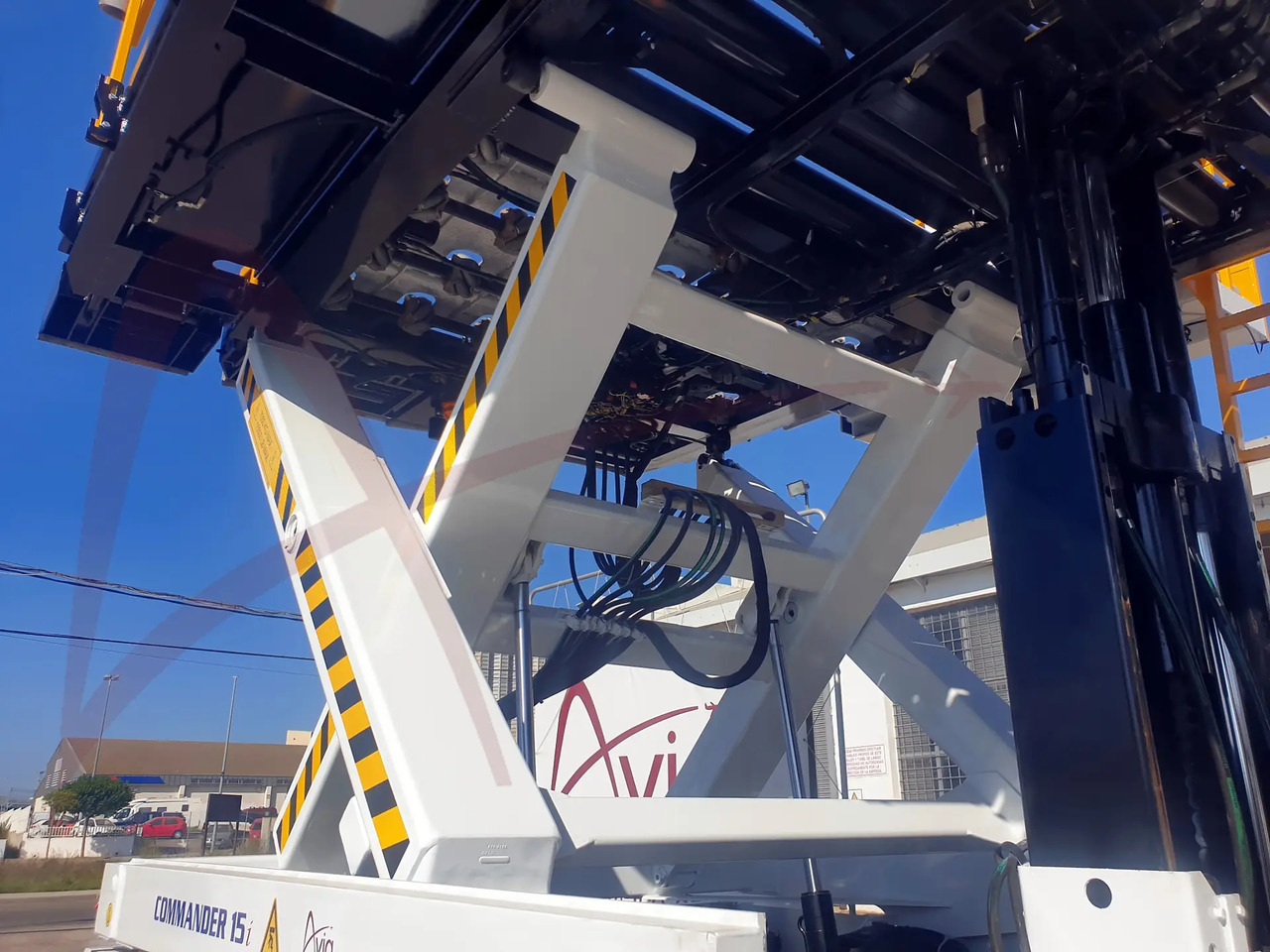 FMC COMMANDER 15iS - Flugzeuglader: das Bild 5 FMC COMMANDER 15iS - Flugzeuglader: das Bild 5