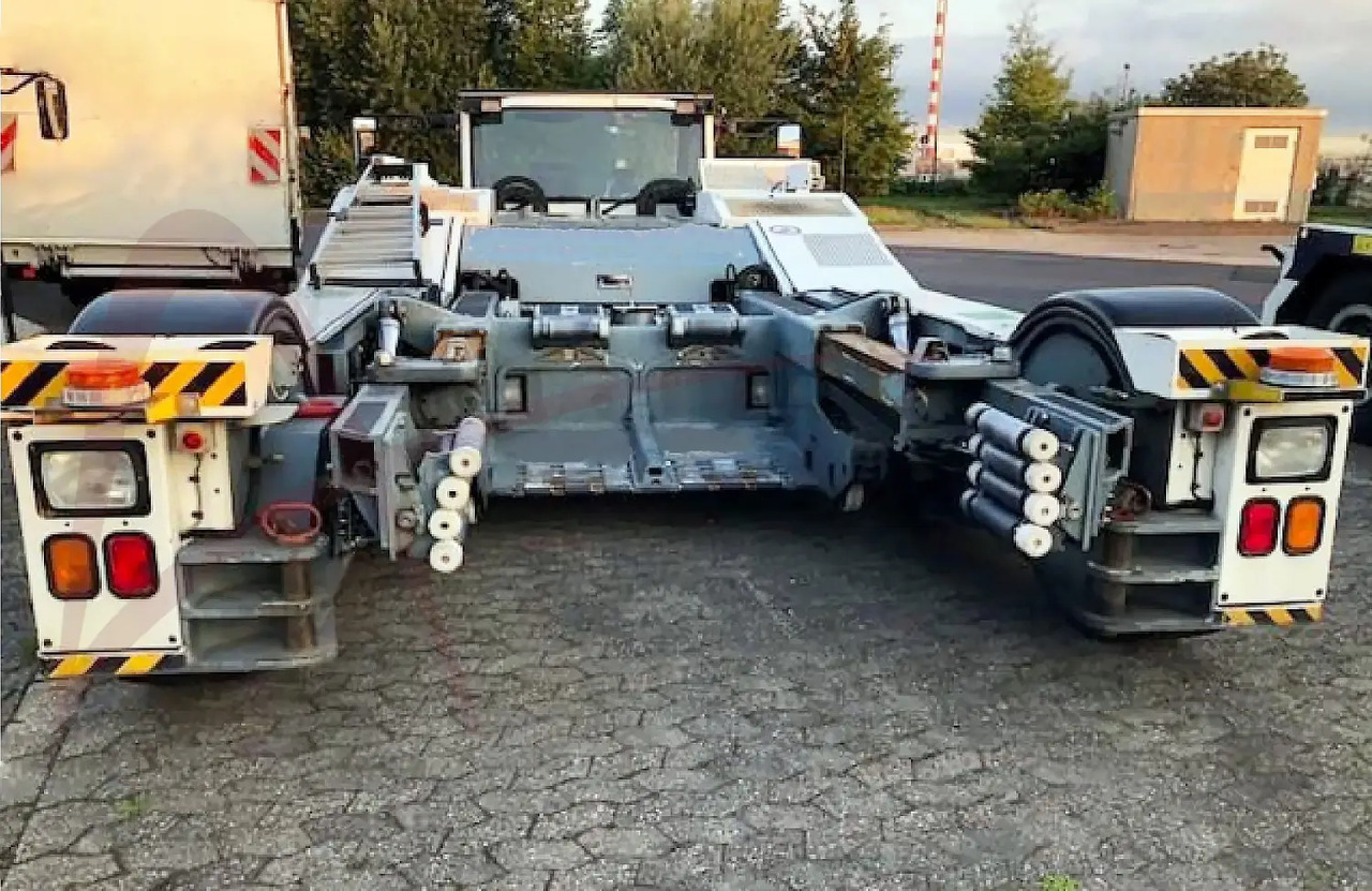 GOLDHOFER AST-2F 400 - Flugzeugschlepper: das Bild 2 GOLDHOFER AST-2F 400 - Flugzeugschlepper: das Bild 2