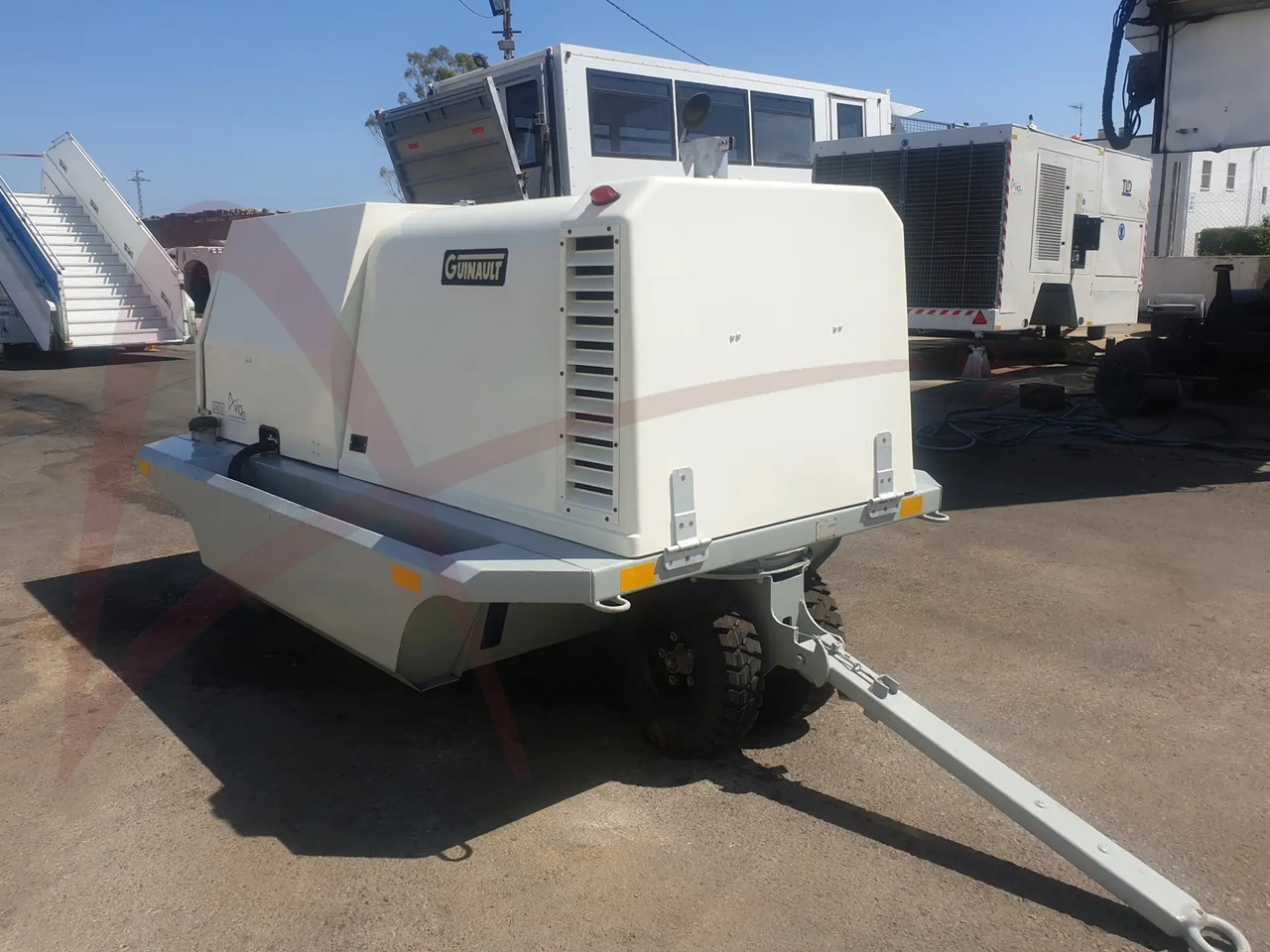 GUINAULT GA120V18D2100 - Bodenstromaggregat: das Bild 3 GUINAULT GA120V18D2100 - Bodenstromaggregat: das Bild 3