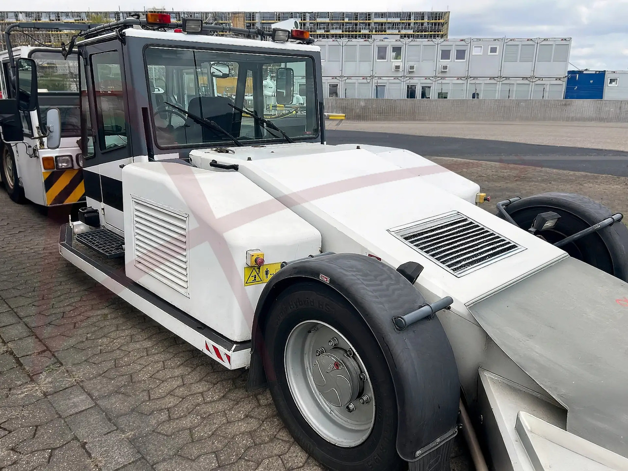 KALMAR MOTOR AB TBL 50 - Flugzeugschlepper: das Bild 2 KALMAR MOTOR AB TBL 50 - Flugzeugschlepper: das Bild 2
