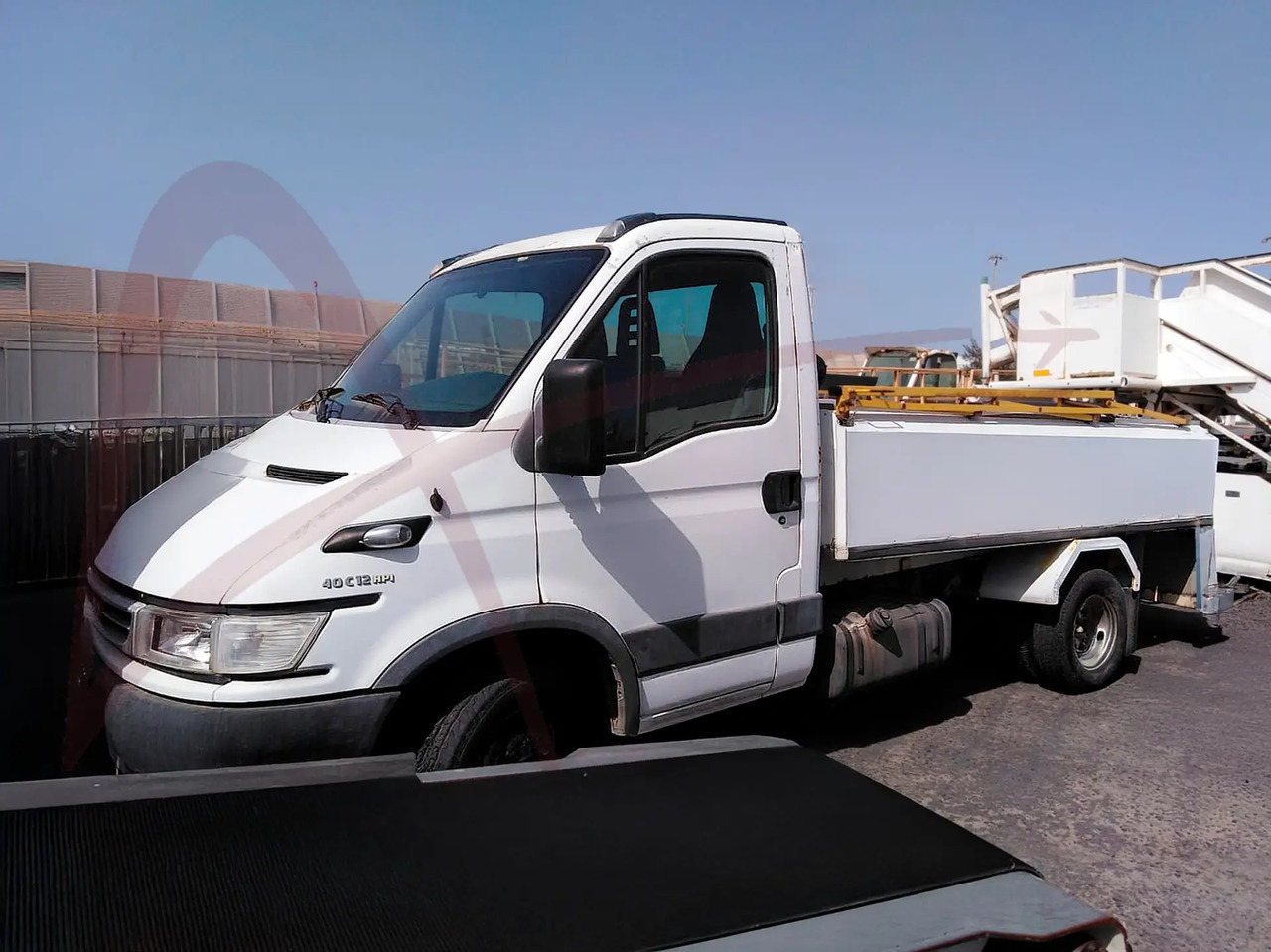 IVECO 40C12 - Luftfahrt-Bodengerät: das Bild 1 IVECO 40C12 - Luftfahrt-Bodengerät: das Bild 1