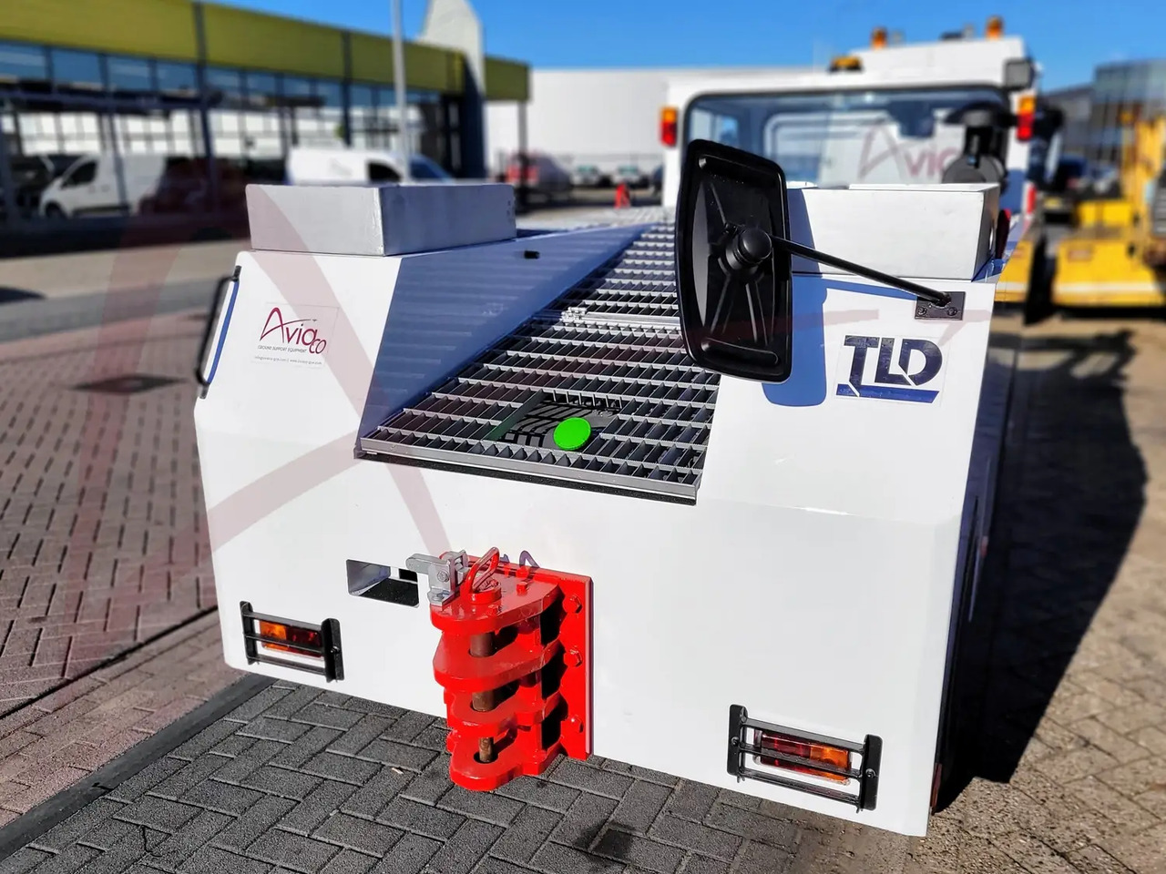 TLD TMX-100 - Flugzeugschlepper: das Bild 5 TLD TMX-100 - Flugzeugschlepper: das Bild 5