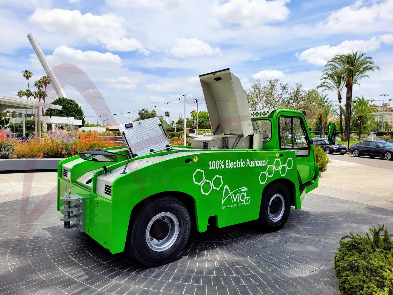 TLD TMX-150/12 Electric - Flugzeugschlepper: das Bild 2 TLD TMX-150/12 Electric - Flugzeugschlepper: das Bild 2