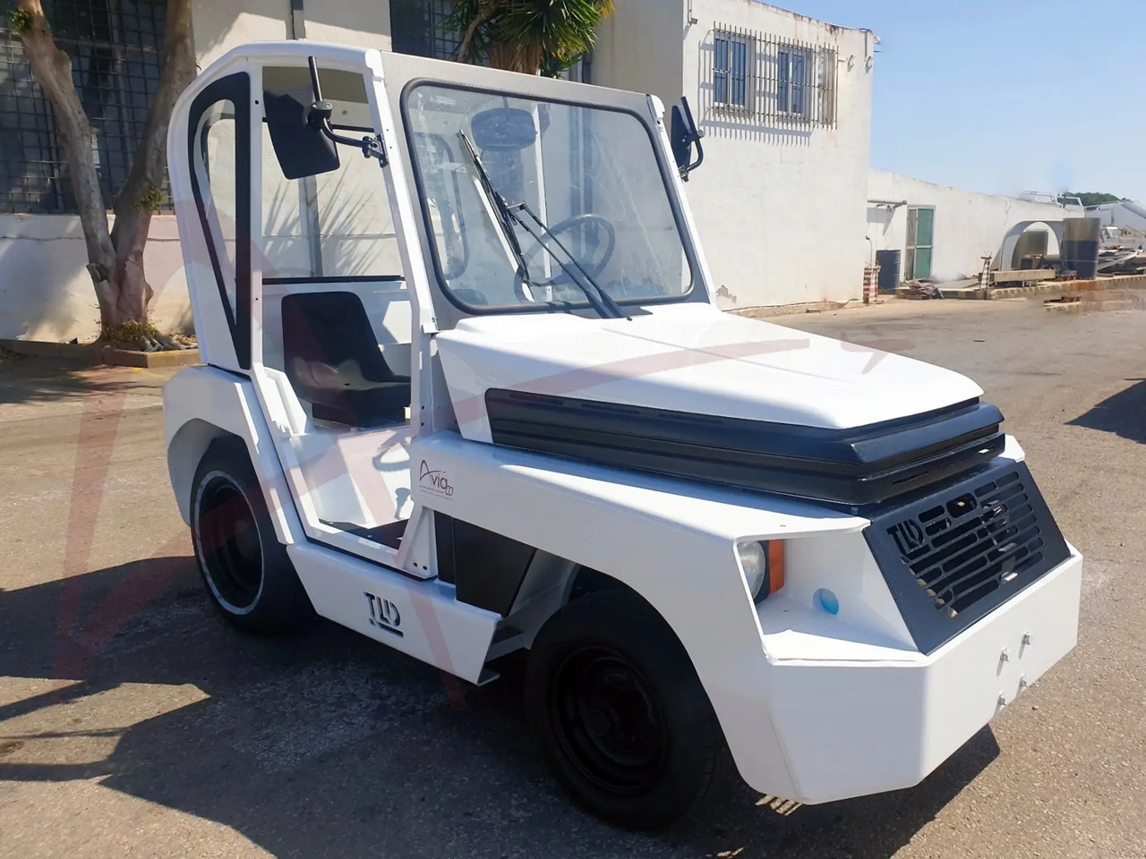 TLD TMX-20 - Gepäckschlepper: das Bild 2 TLD TMX-20 - Gepäckschlepper: das Bild 2