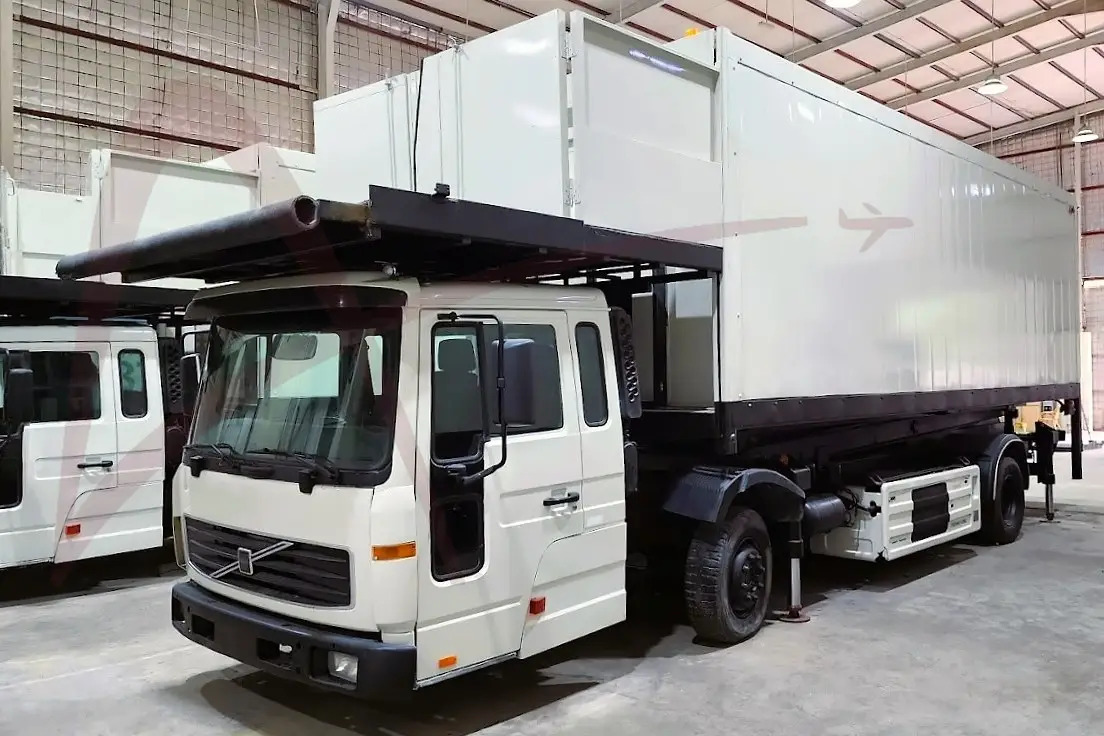 VOLVO AEROLIFT-B-VO/FL616H - Catering-Fahrzeug: das Bild 2 VOLVO AEROLIFT-B-VO/FL616H - Catering-Fahrzeug: das Bild 2