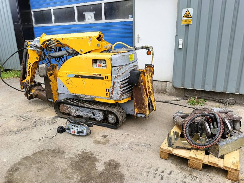 Kettenbagger Brokk 180 demolition remote robot excavator husqvarna: das Bild 8