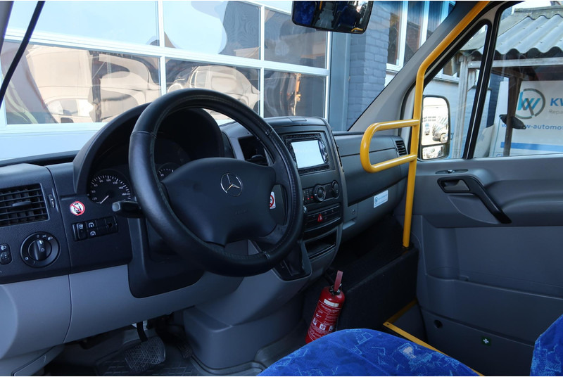 Mercedes-Benz Sprinter 311 2.2 CDI 366 HD AUT/ LIFT/ 9PERS/ VENTILATIE/ AIRCO - PKW: das Bild 2 Mercedes-Benz Sprinter 311 2.2 CDI 366 HD AUT/ LIFT/ 9PERS/ VENTILATIE/ AIRCO - PKW: das Bild 2