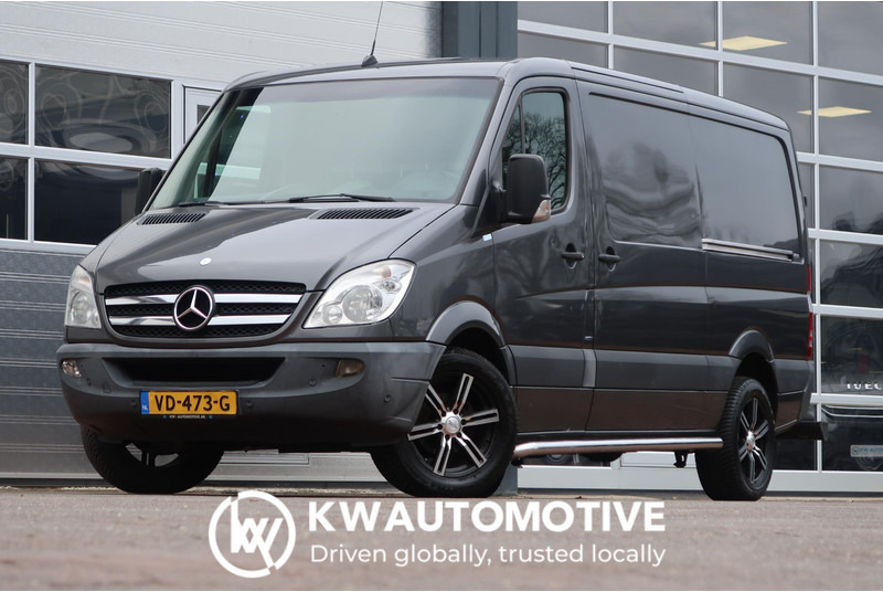 Mercedes-Benz Sprinter 313 2.2 CDI L2H1 AUT/ CAMERA/ 1E EIG/ 2X DEUR/ CRUISE/ AIRCO/ NAVI/ TREKHAAK - Kastenwagen, Transporter mit Doppelkabine: das Bild 1 Mercedes-Benz Sprinter 313 2.2 CDI L2H1 AUT/ CAMERA/ 1E EIG/ 2X DEUR/ CRUISE/ AIRCO/ NAVI/ TREKHAAK - Kastenwagen, Transporter mit Doppelkabine: das Bild 1