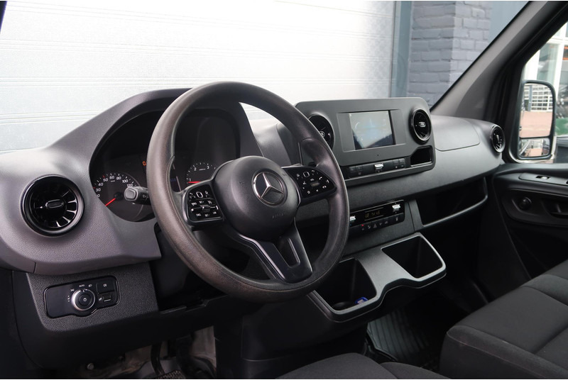 Mercedes-Benz Sprinter 316 2.2 CDI L1H1 RWD AUT/ CAMERA/ LED/ MBUX/ CRUISE/ CLIMA/ TREKHAAK - Kleintransporter: das Bild 2 Mercedes-Benz Sprinter 316 2.2 CDI L1H1 RWD AUT/ CAMERA/ LED/ MBUX/ CRUISE/ CLIMA/ TREKHAAK - Kleintransporter: das Bild 2