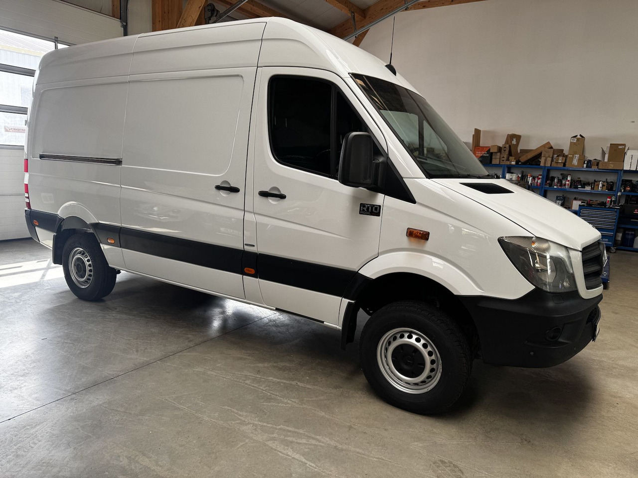 Mercedes-Benz Sprinter 319 CDI 4x4 3.0 V6 Untersetzung 1a! - Camper Van: das Bild 4 Mercedes-Benz Sprinter 319 CDI 4x4 3.0 V6 Untersetzung 1a! - Camper Van: das Bild 4