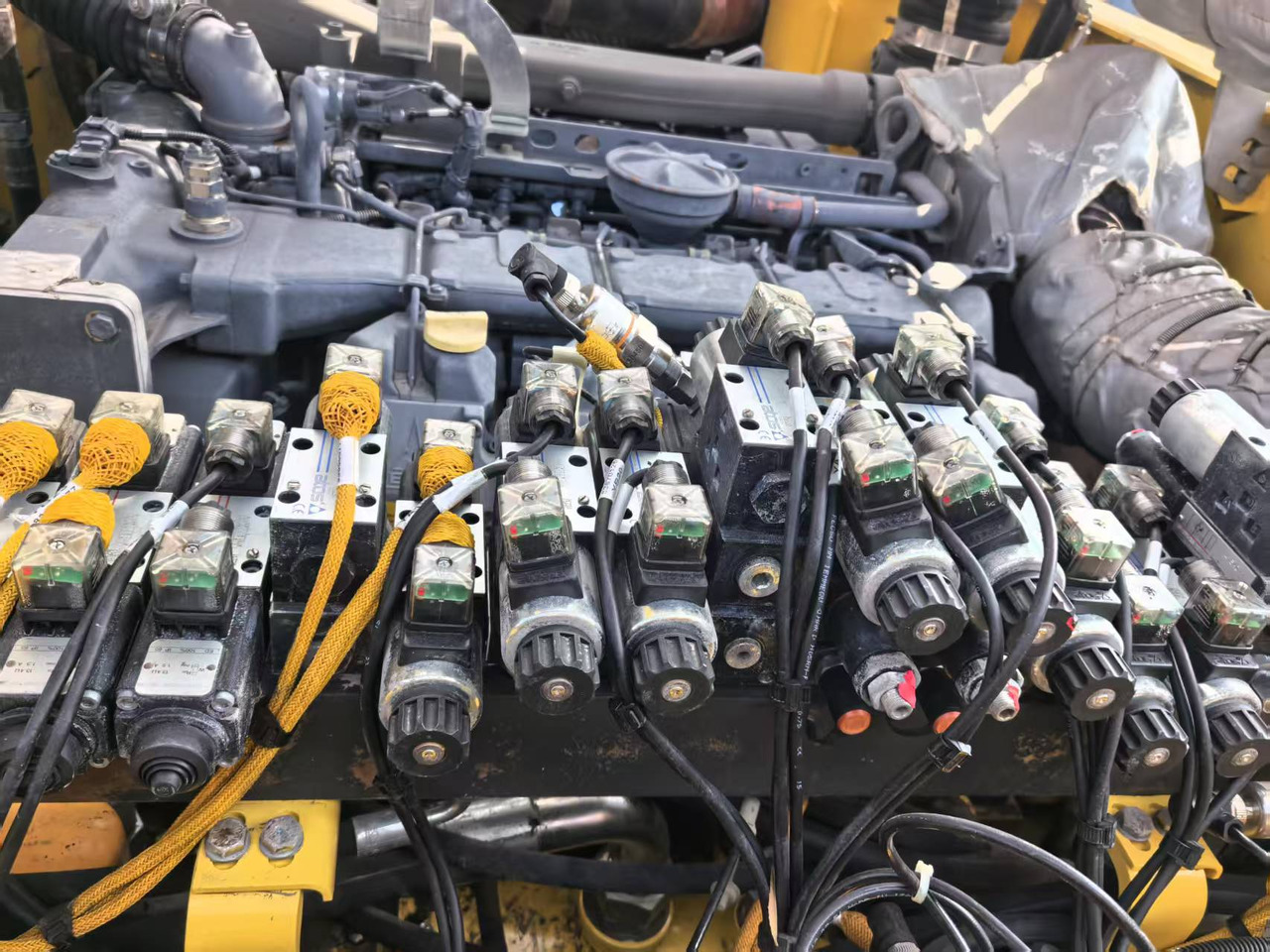 BOMAG Second Hand Asphalt Milling Machine BM2000/60 Asphalt Cold Milling Machine Price - Kaltfräse: das Bild 3 BOMAG Second Hand Asphalt Milling Machine BM2000/60 Asphalt Cold Milling Machine Price - Kaltfräse: das Bild 3