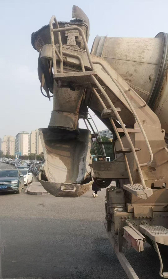 XCMG Factory Concrete Truck Mixer Drum 12m³ G4804B Concrete Machinery Mobile cConcrete Mixer Truck - Fahrmischer: das Bild 5 XCMG Factory Concrete Truck Mixer Drum 12m³ G4804B Concrete Machinery Mobile cConcrete Mixer Truck - Fahrmischer: das Bild 5
