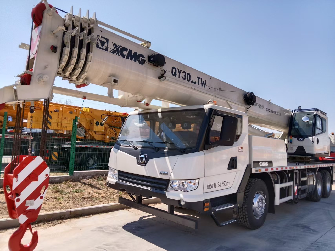 XCMG Official Construction Mini Mobile Crane QY30_TW 30 ton Used Small Hydraulic Crane Price - Mobilkran: das Bild 5 XCMG Official Construction Mini Mobile Crane QY30_TW 30 ton Used Small Hydraulic Crane Price - Mobilkran: das Bild 5