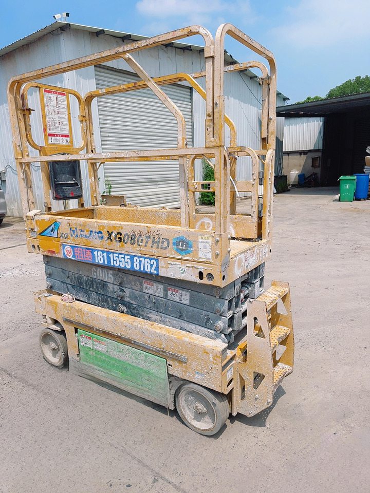 XCMG battery 8m used scissor lift XG0807HD-Li for sale - Scherenbühne: das Bild 2 XCMG battery 8m used scissor lift XG0807HD-Li for sale - Scherenbühne: das Bild 2