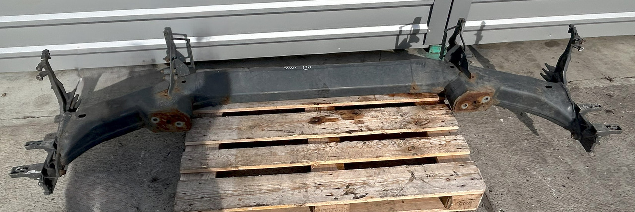 DAF CF EURO 6 BUMPER BEAM WITH STEP BRACKETS - Stoßstange: das Bild 2 DAF CF EURO 6 BUMPER BEAM WITH STEP BRACKETS - Stoßstange: das Bild 2