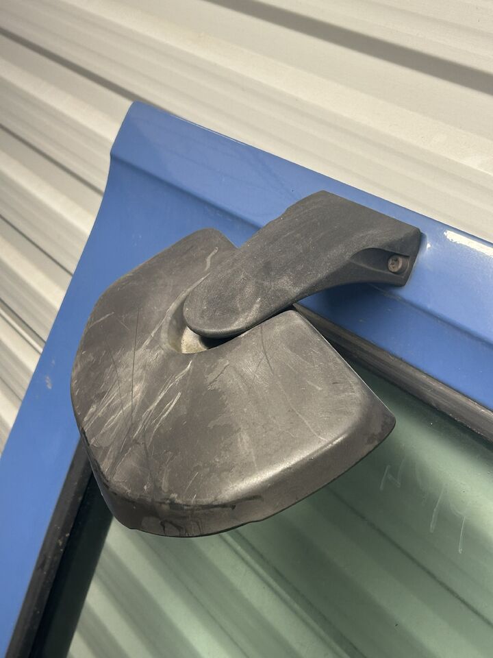 MERCEDES ACTROS MP4 DOOR RIGHT EITH RAMP MIRROR - Tür und Teile: das Bild 5 MERCEDES ACTROS MP4 DOOR RIGHT EITH RAMP MIRROR - Tür und Teile: das Bild 5
