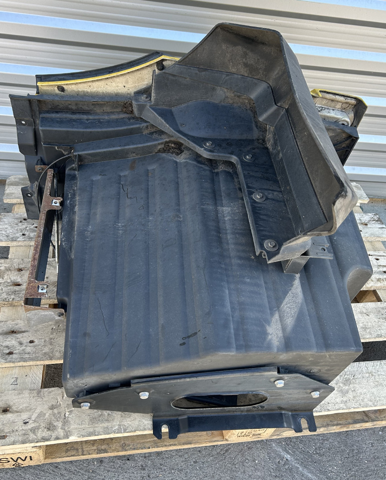 MERCEDES ACTROS MP5 STORAGE COMPARTMENT EXTENSION OF THE STEPS LEFT - Universalteil: das Bild 4 MERCEDES ACTROS MP5 STORAGE COMPARTMENT EXTENSION OF THE STEPS LEFT - Universalteil: das Bild 4