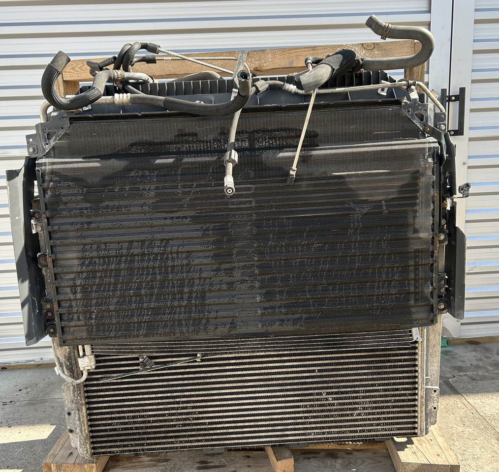 Mercedes ACTROS MP4 COOLERS SET - Kühlaggregat: das Bild 1 Mercedes ACTROS MP4 COOLERS SET - Kühlaggregat: das Bild 1
