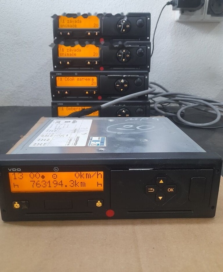 Mercedes-Benz ACTROS MP4 A0024465233 Mercedes-Benz ACTROS MP4 - Tachograph für LKW: das Bild 1 Mercedes-Benz ACTROS MP4 A0024465233 Mercedes-Benz ACTROS MP4 - Tachograph für LKW: das Bild 1
