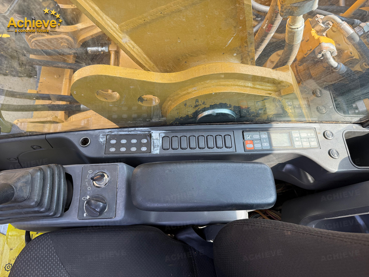 Bagger CATERPILLAR CAT 329D2L Rebuild 502.7h 158kw 1.54m³ C7.1ATAAC【ACHIEVE】 TOP CONDITION!!!: das Bild 13 Bagger CATERPILLAR CAT 329D2L Rebuild 502.7h 158kw 1.54m³ C7.1ATAAC【ACHIEVE】 TOP CONDITION!!!: das Bild 13