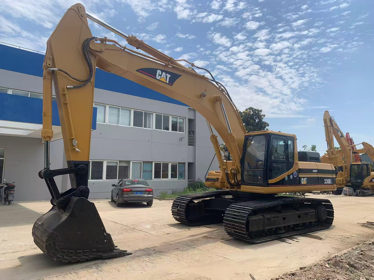 Caterpillar 30 ton Mining Excavator CAT 330B, 330BL - Kettenbagger: das Bild 2 Caterpillar 30 ton Mining Excavator CAT 330B, 330BL - Kettenbagger: das Bild 2