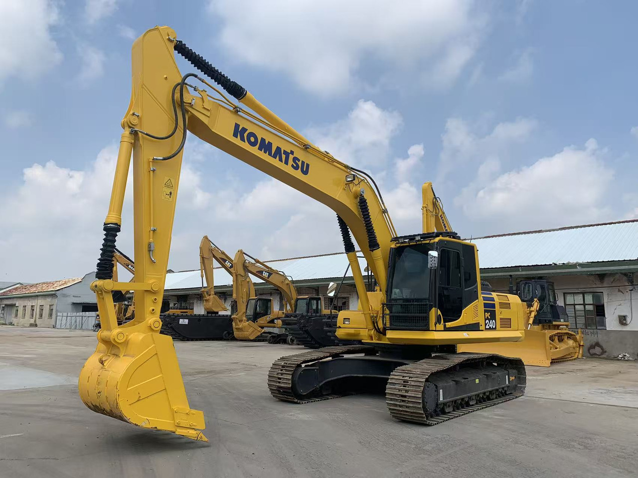 Komatsu PC240 Tracked Excavator Japan Origin - Kettenbagger: das Bild 2 Komatsu PC240 Tracked Excavator Japan Origin - Kettenbagger: das Bild 2