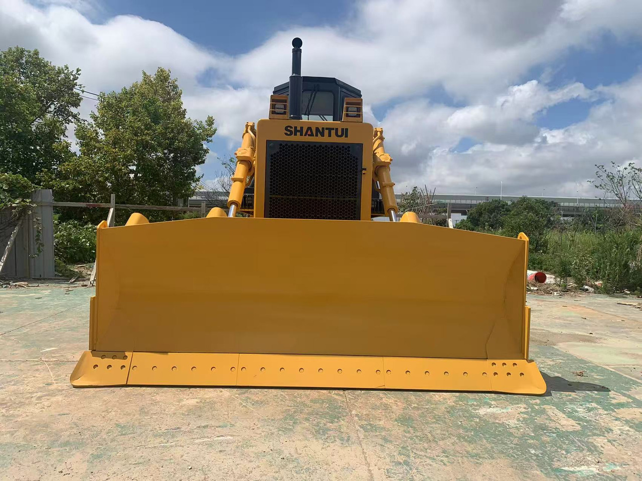 SHANTUI Bulldozer SD22, SD32, SD16 Secondhand Condition - Bulldozer: das Bild 1 SHANTUI Bulldozer SD22, SD32, SD16 Secondhand Condition - Bulldozer: das Bild 1