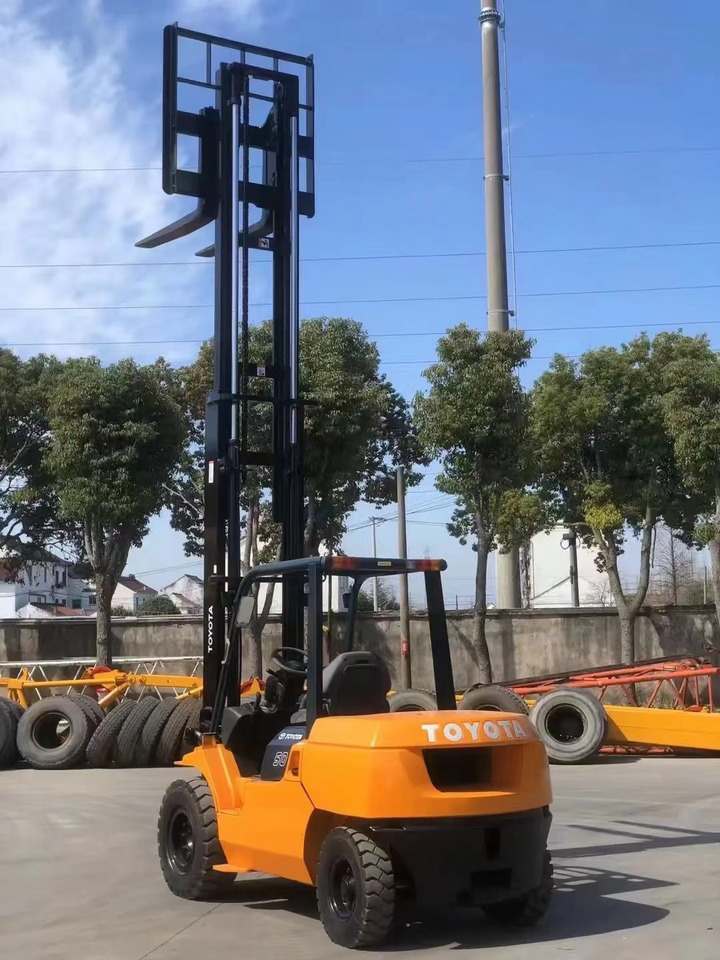 Toyota 5 ton Forklift Good Price FD50 with Side Shifter - Dieselstapler: das Bild 3 Toyota 5 ton Forklift Good Price FD50 with Side Shifter - Dieselstapler: das Bild 3