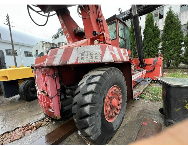 2008 KALMAR DRD420-60S5K - Reach stacker: das Bild 3 2008 KALMAR DRD420-60S5K - Reach stacker: das Bild 3