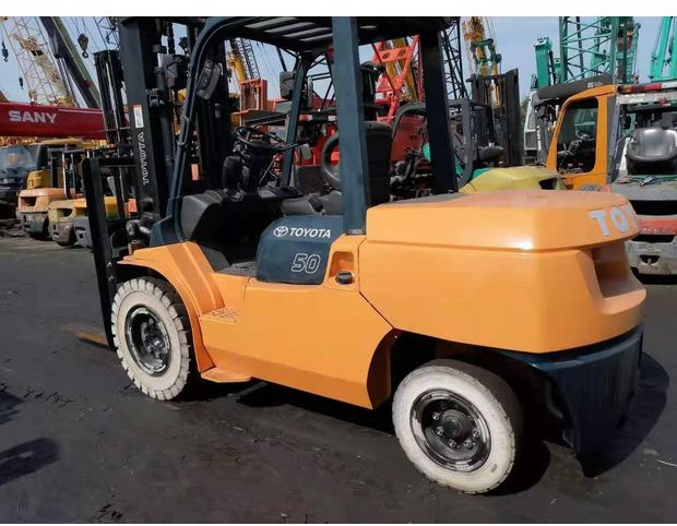 2016 Toyota 7FD50 - Gabelstapler: das Bild 3 2016 Toyota 7FD50 - Gabelstapler: das Bild 3