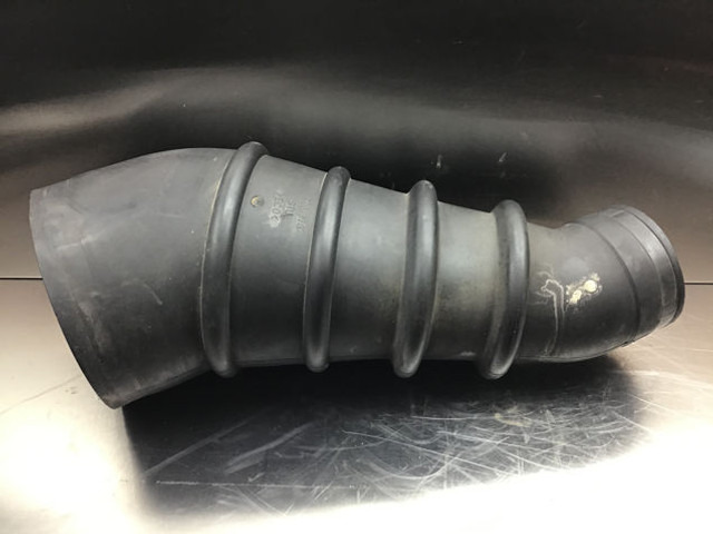 Liebherr Air Filter Hose - Ansaugrohr: das Bild 2 Liebherr Air Filter Hose - Ansaugrohr: das Bild 2