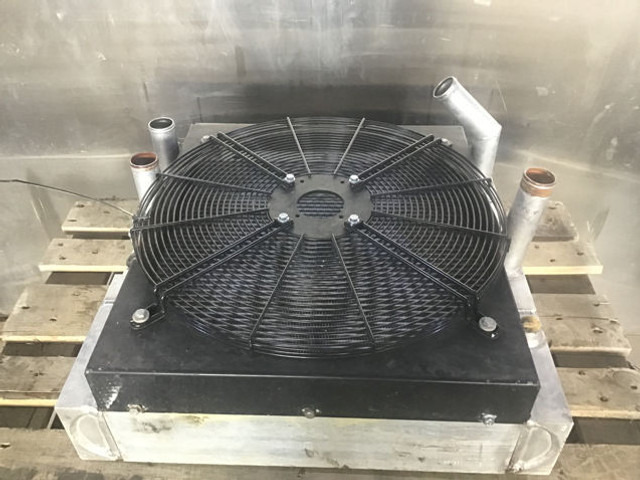 Liebherr Combined Radiator - Ventilator: das Bild 1 Liebherr Combined Radiator - Ventilator: das Bild 1