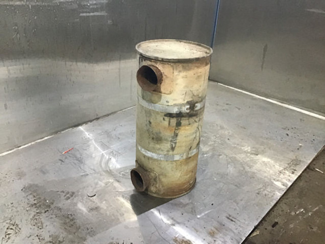 Liebherr Exhaust Silencer - Schalldämpfer: das Bild 3 Liebherr Exhaust Silencer - Schalldämpfer: das Bild 3