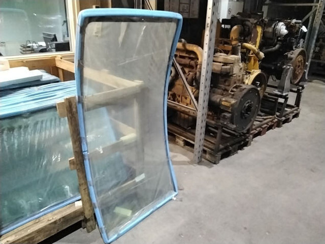 Liebherr Front window (top to bottom) - Fenster und Teile: das Bild 1 Liebherr Front window (top to bottom) - Fenster und Teile: das Bild 1