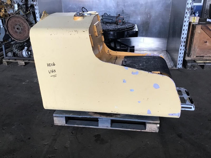 Liebherr Fuel Tank - Kraftstofftank: das Bild 1 Liebherr Fuel Tank - Kraftstofftank: das Bild 1