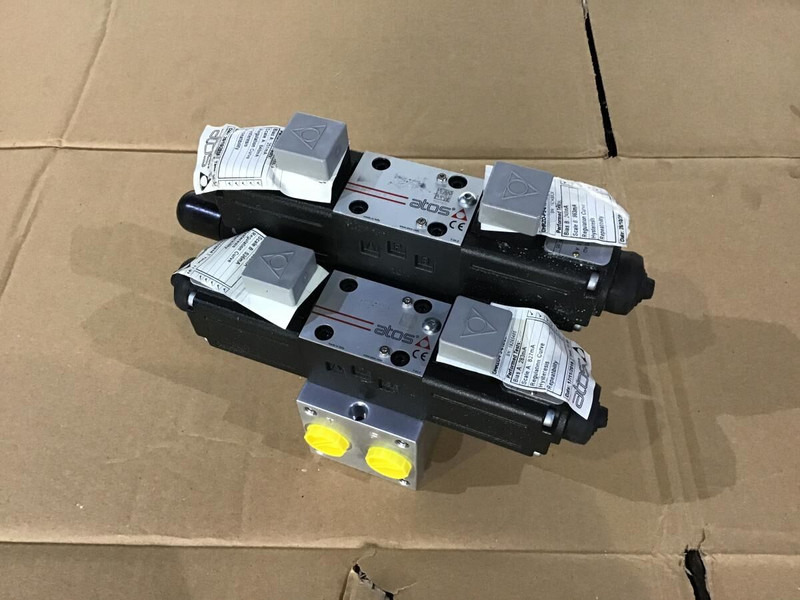 Liebherr Messet - Armaturenbrett: das Bild 3 Liebherr Messet - Armaturenbrett: das Bild 3