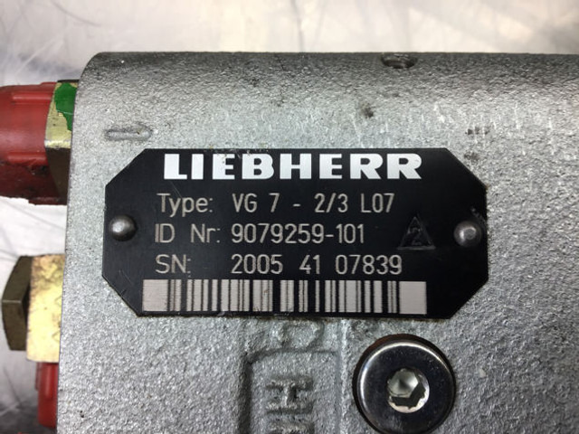 Liebherr Pilot Control Unit - Pedal: das Bild 3 Liebherr Pilot Control Unit - Pedal: das Bild 3